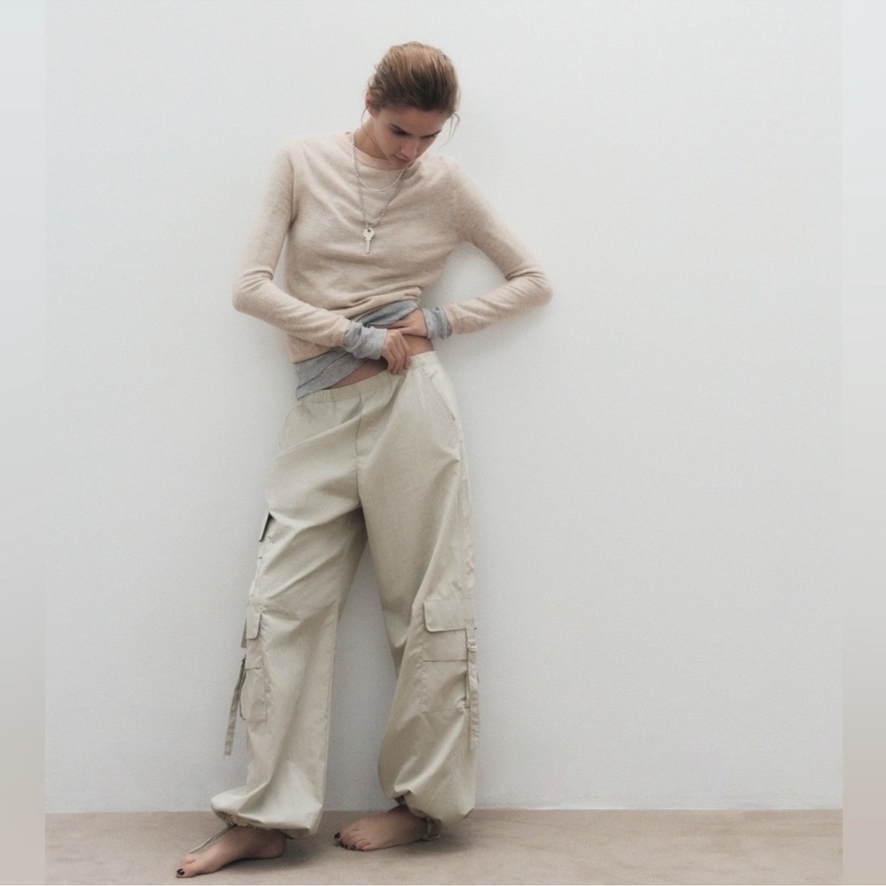 NWOT ZARA Women’s  Off Grey SM Parachute Cargo Relaxed Fit monochrome pant